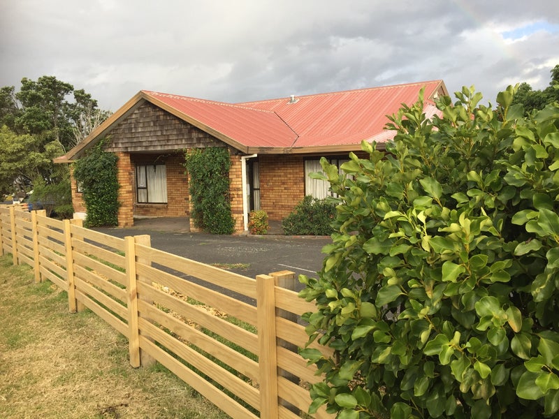 40 Luckens Road, West Harbour, Auckland - Carousel 1