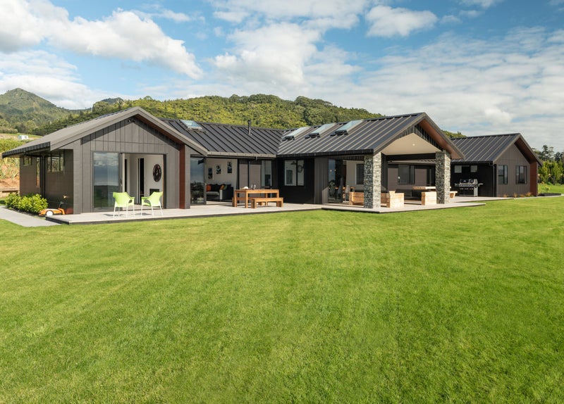 2 Ekuarangi Place, Kaitake, New Plymouth - Carousel 1