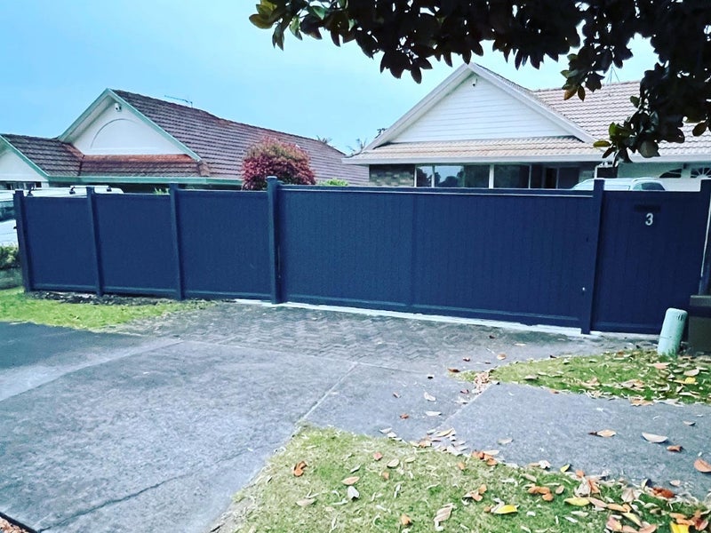 3 Bernie Edwards Place, Botany Downs, Auckland - Carousel 1