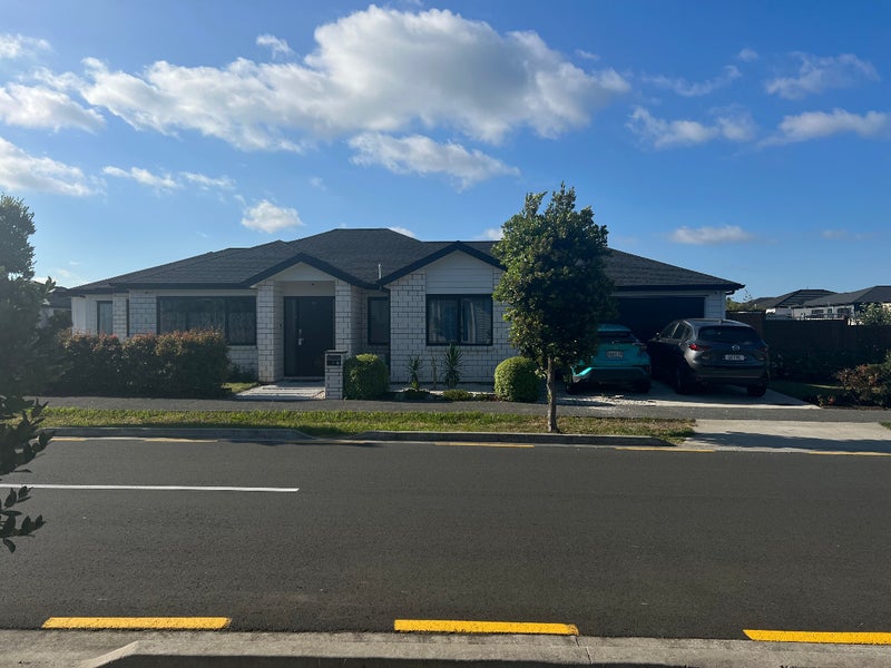 1 Black Beech CRES, Takanini, Auckland - Carousel 1