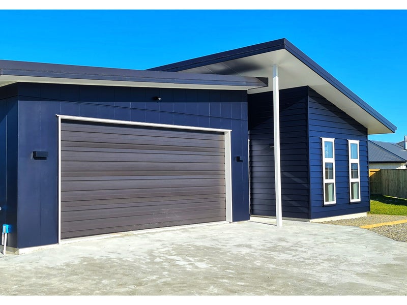 6 Holly Robinson Place, Hokitika - Carousel 1