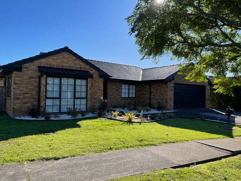 3 Braestar Court, Henderson, Auckland - Carousel 1