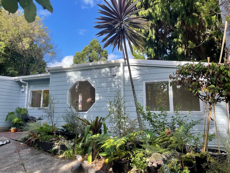 60 Kauri Point Road, Laingholm, Auckland - Carousel 1