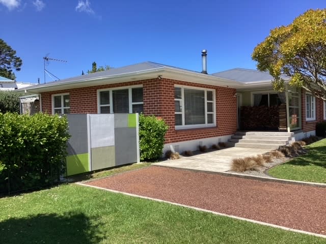 17 HINAKI STREET, Inner Kaiti, Gisborne - Carousel 1