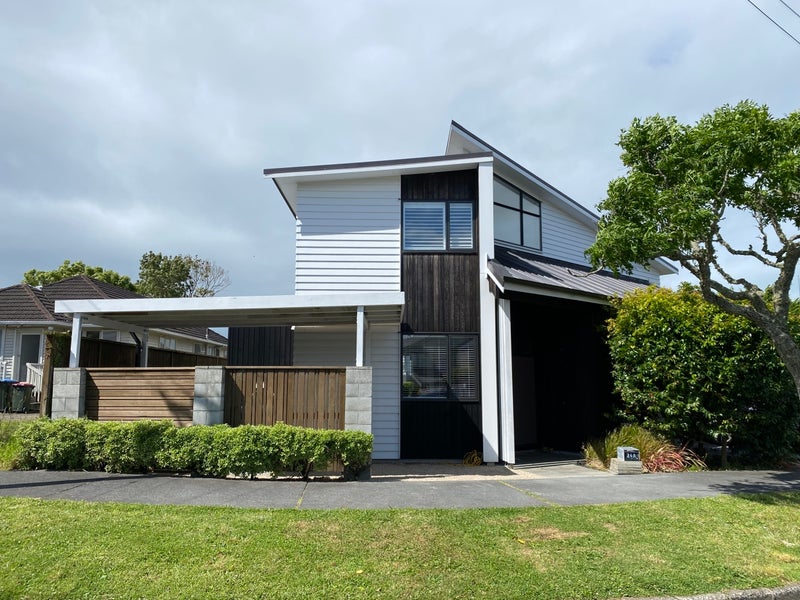 24A Fernwood Place, Wai o Taiki Bay, Auckland - Carousel 1