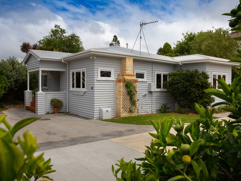 45 Te Aroha Street, Hamilton East, Hamilton - Carousel 1