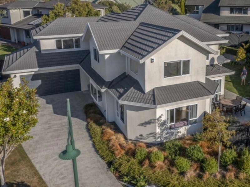 16 Lanyon Place, Whitby, Porirua - Carousel 1