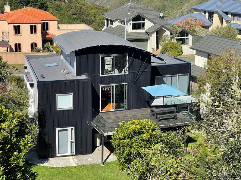 10 Waterhouse Drive, Brooklyn, Wellington - Carousel 1
