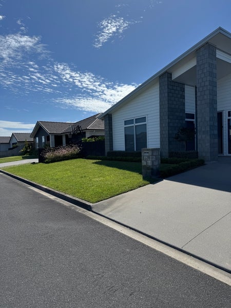 19 Hiria Crescent, Papamoa Beach, Papamoa - Carousel 1