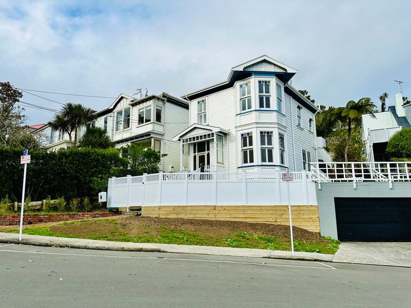 144 Kelburn Parade, Kelburn, Wellington - Carousel 1