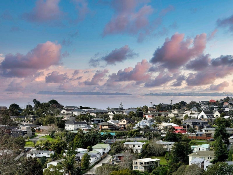 66 Arran Road, Browns Bay, Auckland - Carousel 1