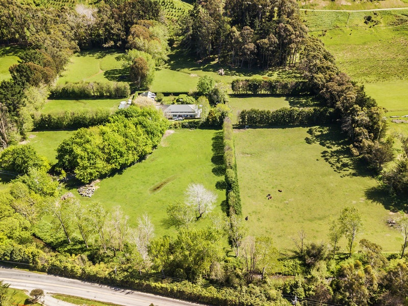 367B Paekakariki Hill Road, Paekakariki Hill, Porirua - Carousel 1