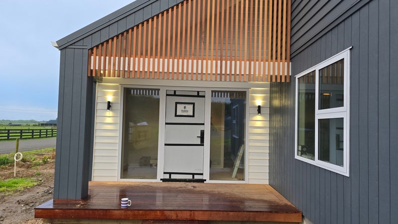 2 Catherines Lane, Te Horo, Otaki - Carousel 1