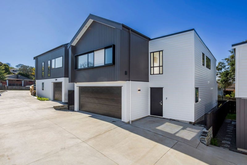 24B Scarlock Avenue, Browns Bay, Auckland - Carousel 1