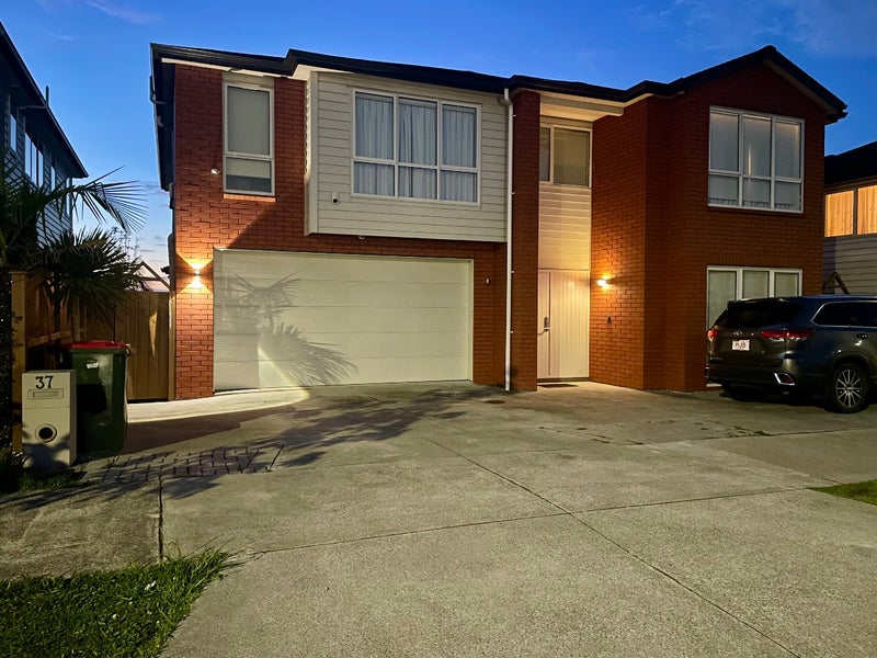 37 Hikuawa Road, Flat Bush, Auckland - Carousel 1