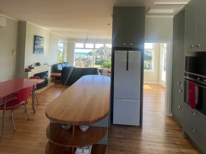 6 Moana Road, Okitu, Gisborne - Carousel 1