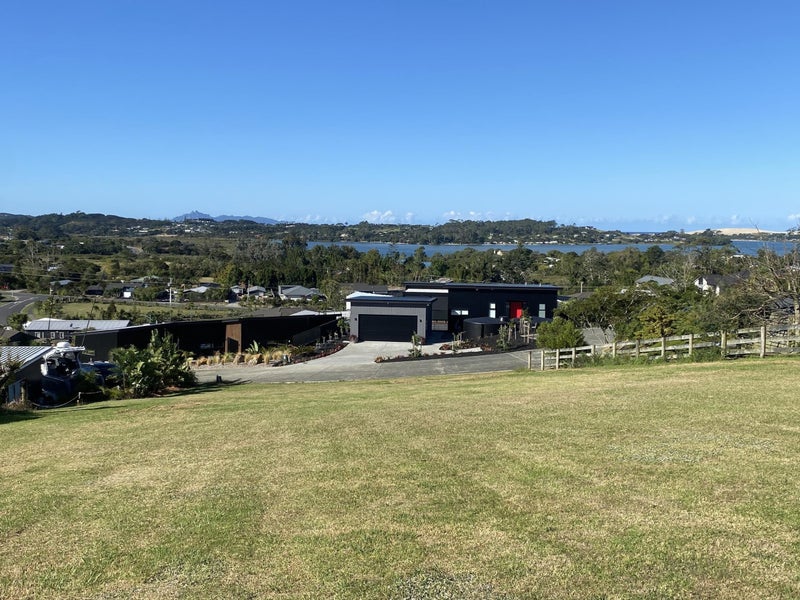 4 Daphne Place, Mangawhai - Carousel 1