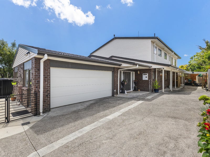 66 St Annes Crescent, Wattle Downs, Auckland - Carousel 1