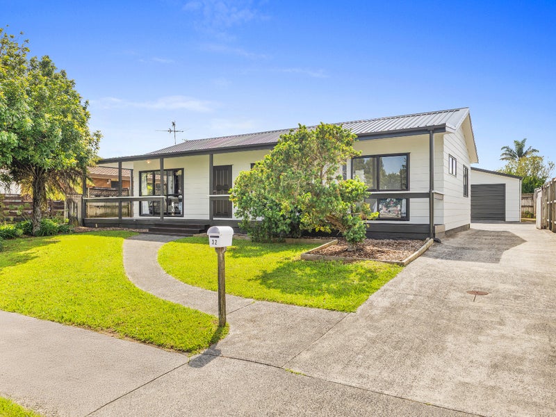 32 Pinehurst Place, Wattle Downs, Auckland - Carousel 1