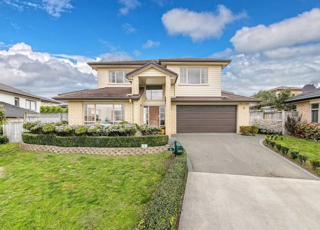 8 Cetona Court, Flat Bush, Auckland - Carousel 1