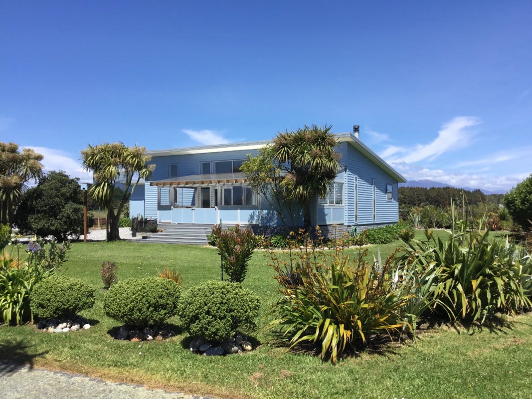 33 Elley Drive, Carters Beach, Westport - Carousel 1