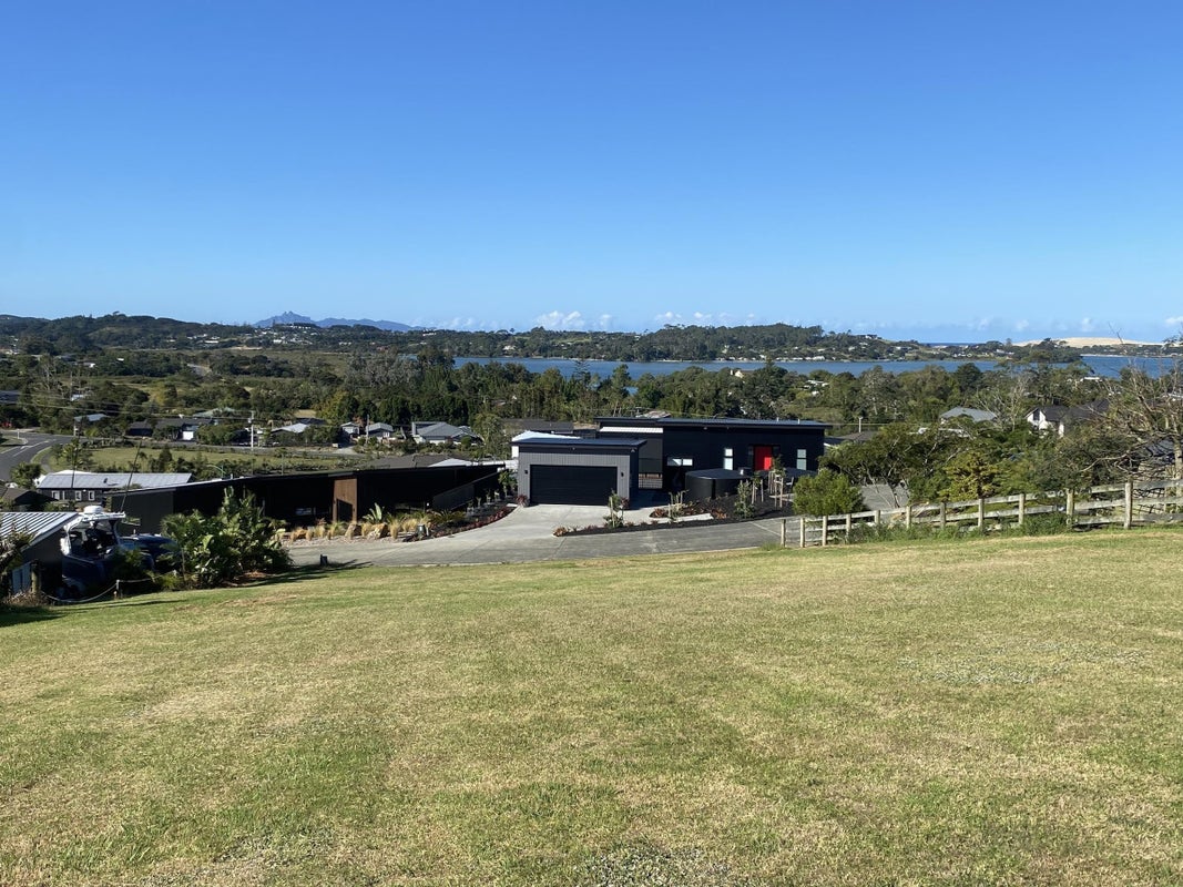 4 Daphne Place, Mangawhai - Carousel 1