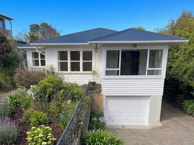 4 Inglis Street, Birkenhead, Auckland - Carousel 1