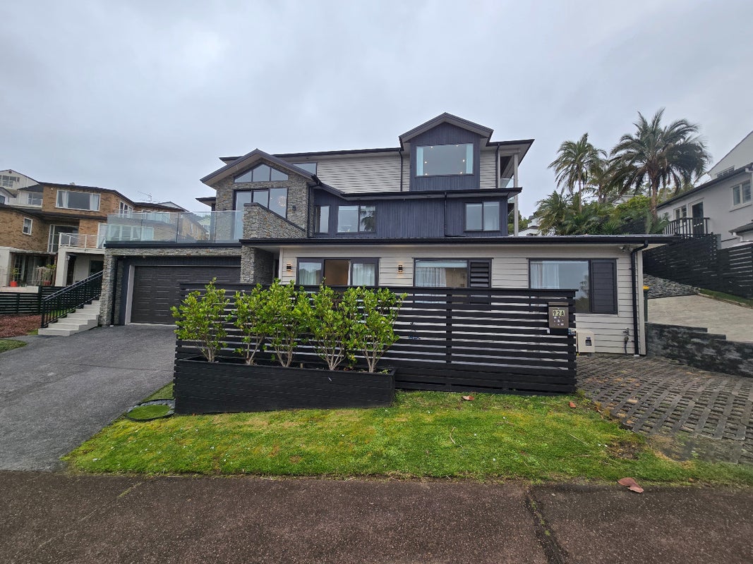 92 Penguin Drive, Murrays Bay, Auckland - Carousel 1