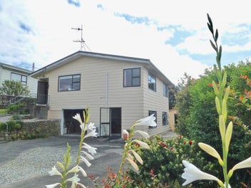 35 Gawler Street, Te Horo Beach, Otaki