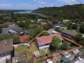 2/9 Thistledew Place, Bayview, Auckland