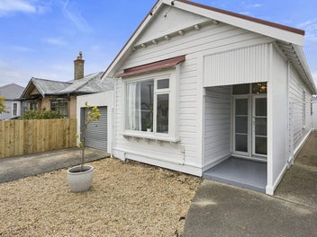 57 Royal Crescent, Saint Kilda, Dunedin