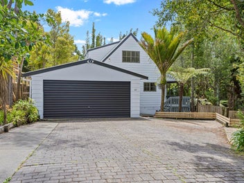28 Longfellow Parade, Glen Eden, Auckland