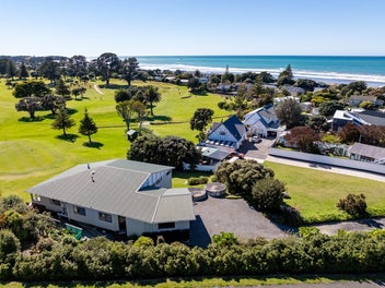 24 Palm Parade, Riversdale Beach, Masterton
