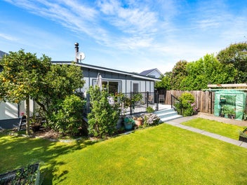 24 Beach Road, Waikawa, Picton