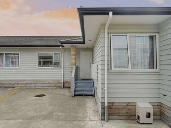 2/41 York Street, Hamilton East, Hamilton