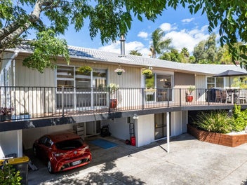 21 Hatherlow Street, Glenfield, Auckland