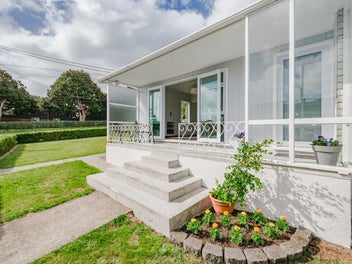 6 Utauta Street, Waikanae