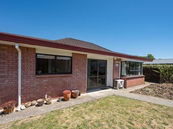 2/60 Grove Street, The Wood, Nelson