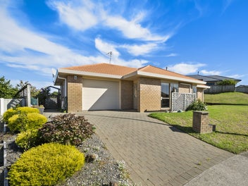 27 Crown Hill, Paraparaumu, Paraparaumu