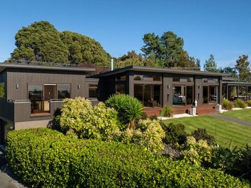 68 Hoddy Road, Redwood Valley