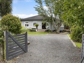 44 Lockwood Road, Papakura