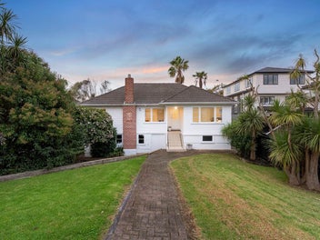 47 Kiwi Road, Point Chevalier, Auckland