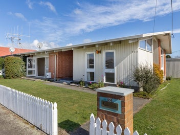 556 Queen Street East, Levin