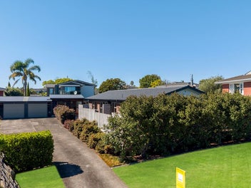 6 Fielding Crescent, Farm Cove, Auckland