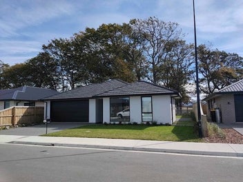 25 Crossley Avenue, Woodend, Woodend