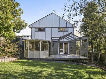 22/24 Eastglen Road, Glen Eden, Auckland