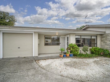 2/704 Charles Street, Raureka, Hastings