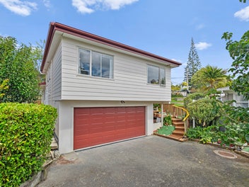 2/1A Hamilton Place, Glenfield, Auckland