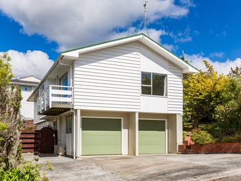 1 Fathom Lane, Whitby, Porirua