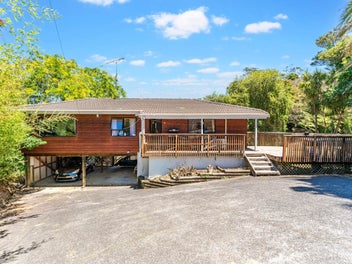 2/15A View Road, Glenfield, Auckland